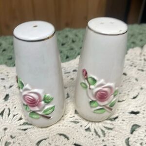 Vintage, japanese porcelain salt and pepper shakers